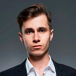 Александр Устинов